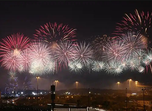 比如县焰火晚会