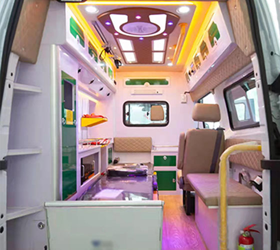 比如县车辆内部展示