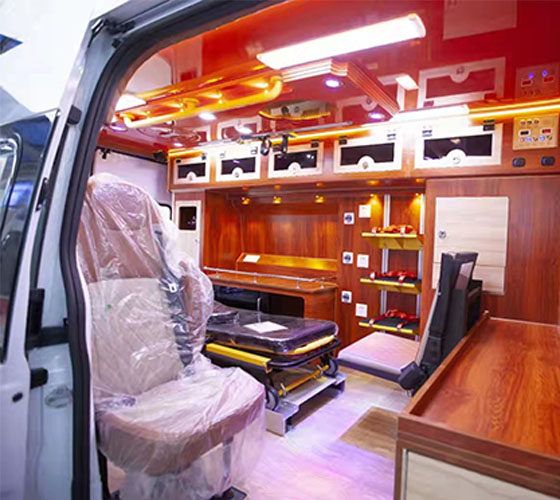 比如县车辆内部展示